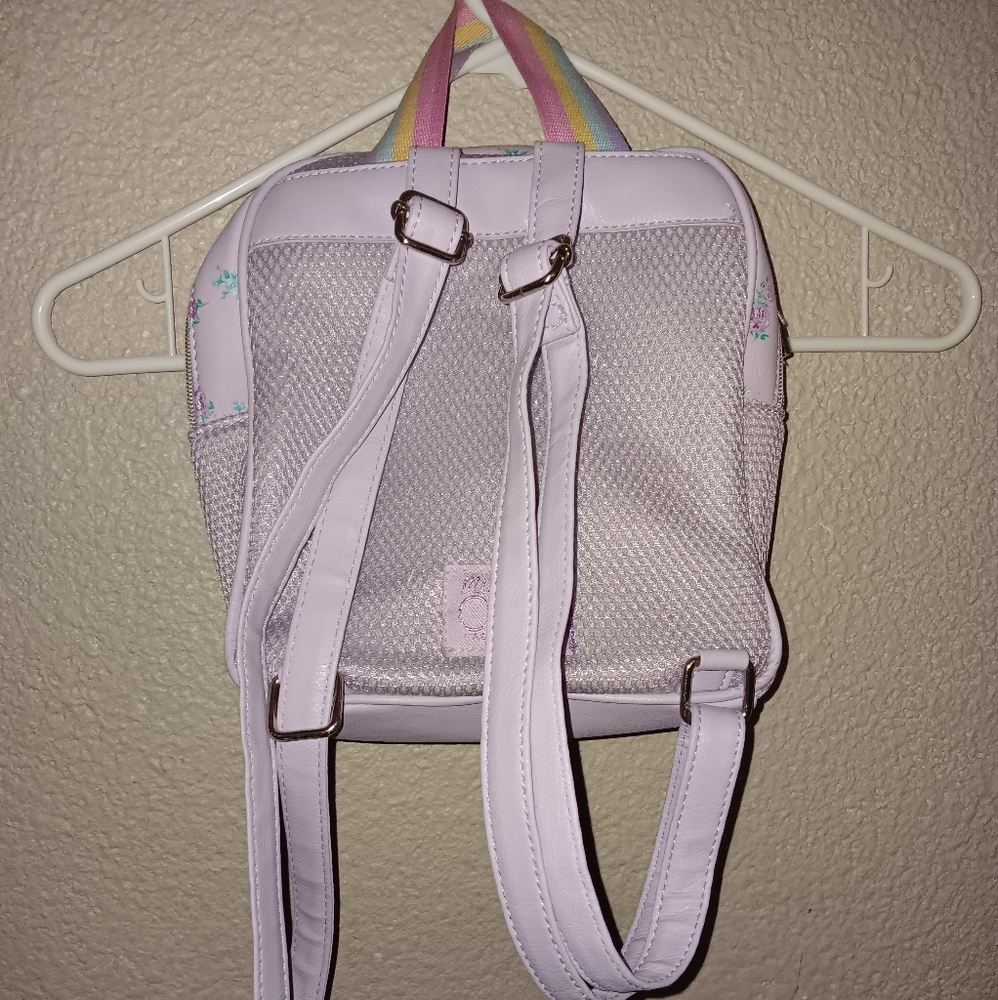 Backpack - Picture 4 of 6